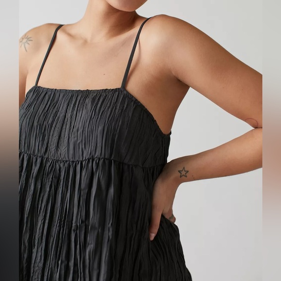 Urban Outfitters Clara Tiered Mini Dress Black Small - Picture 4 of 5